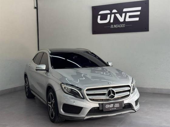 MERCEDES-BENZ GLA 250 2015