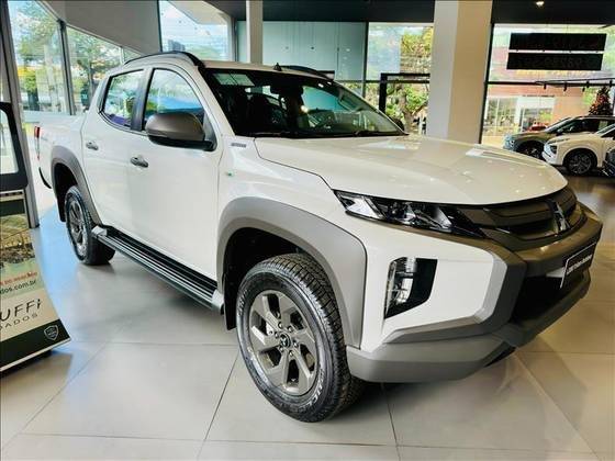 MITSUBISHI L200 TRITON 2025