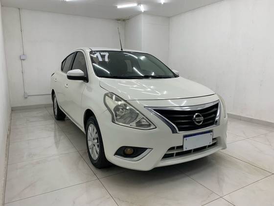 NISSAN VERSA 2017