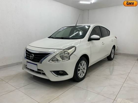 NISSAN VERSA 2017