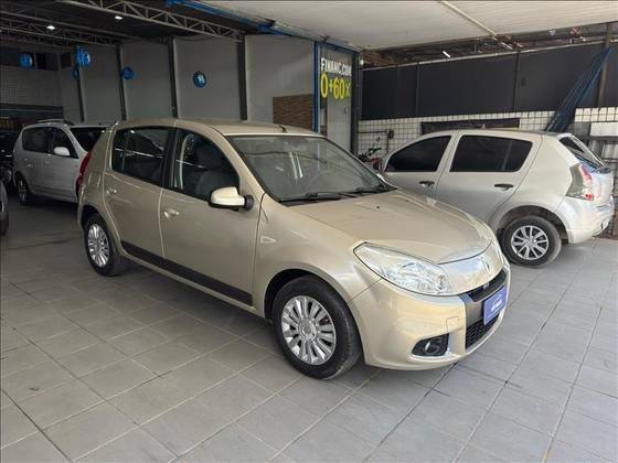 RENAULT SANDERO 2013