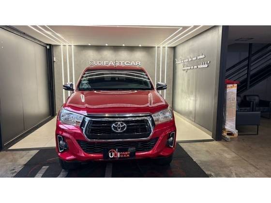 TOYOTA HILUX 2017