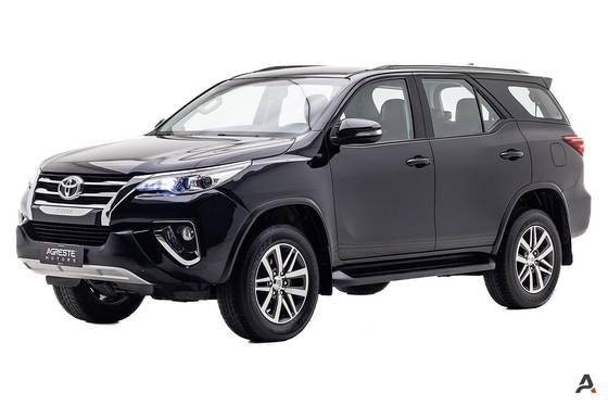 TOYOTA HILUX SW4 2017