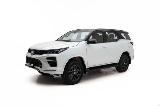 TOYOTA HILUX SW4 2024