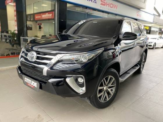 TOYOTA HILUX SW4 2018