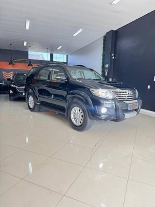 TOYOTA HILUX SW4 2014