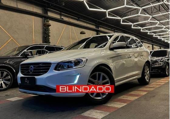 VOLVO XC60 2017