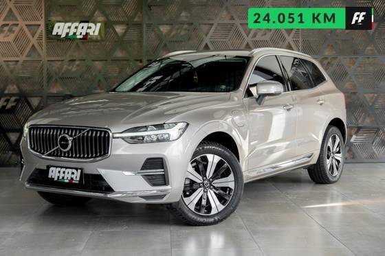 VOLVO XC60 2023