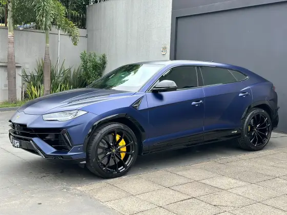 LAMBORGHINI URUS 2023