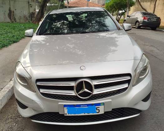 MERCEDES-BENZ A 200 2015