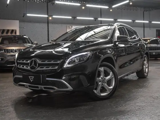 MERCEDES-BENZ GLA 200 2019