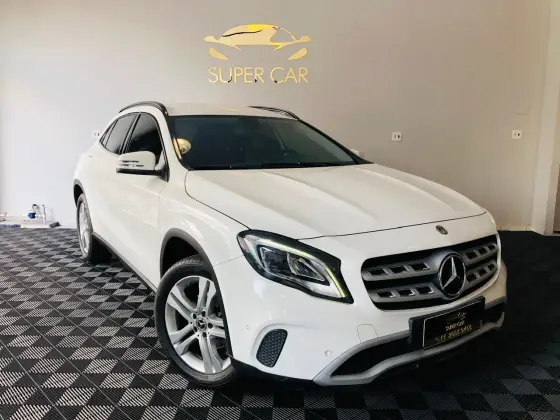 MERCEDES-BENZ GLA 200 2020