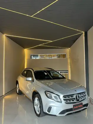 MERCEDES-BENZ GLA 200 2019