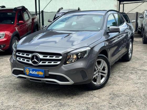MERCEDES-BENZ GLA 200 2018