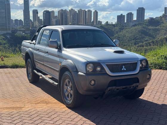 MITSUBISHI L200 2012