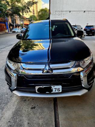 MITSUBISHI OUTLANDER 2016