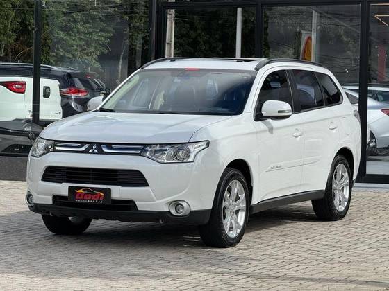 MITSUBISHI OUTLANDER 2015