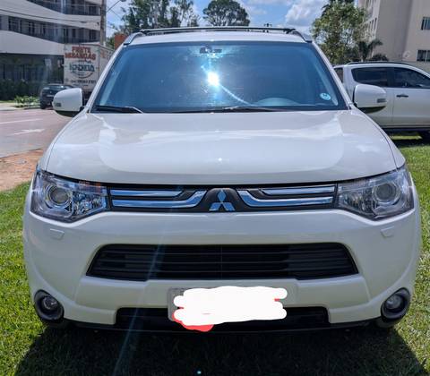 MITSUBISHI OUTLANDER 2015