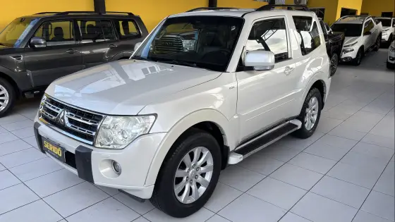 MITSUBISHI PAJERO FULL 2011