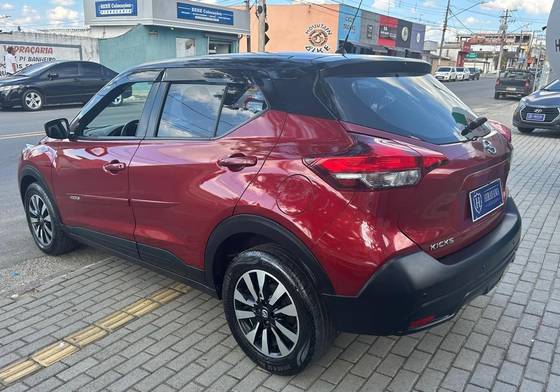 NISSAN KICKS 2021