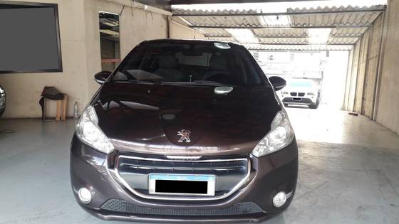 PEUGEOT 208 2015
