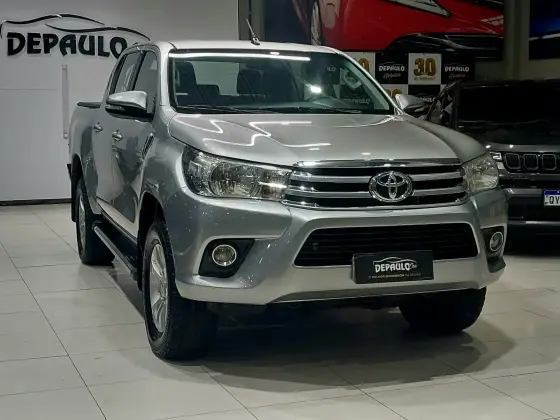 TOYOTA HILUX 2017