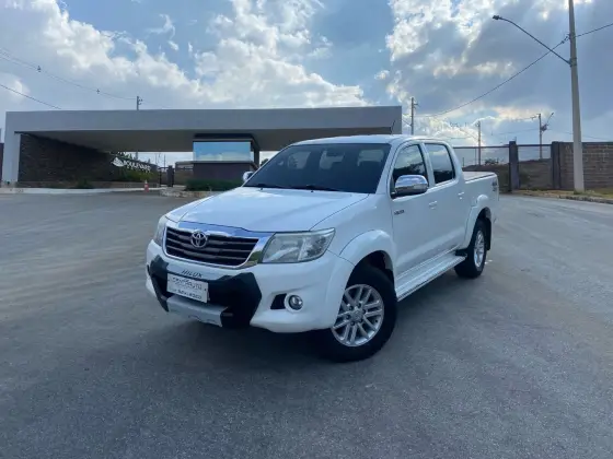 TOYOTA HILUX 2014