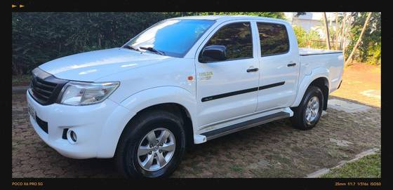TOYOTA HILUX 2015