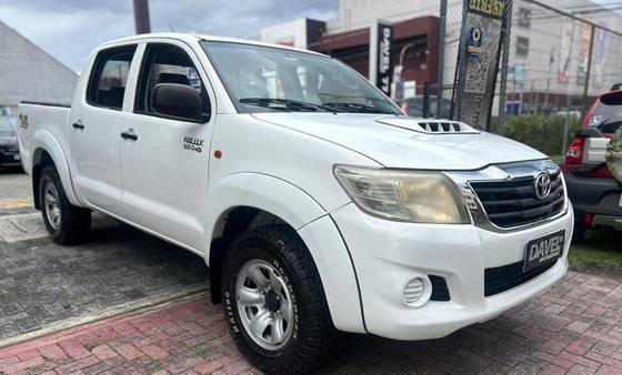 TOYOTA HILUX 2013