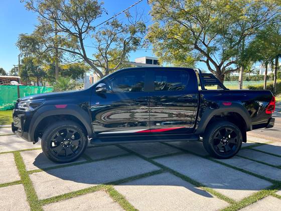 TOYOTA HILUX 2022