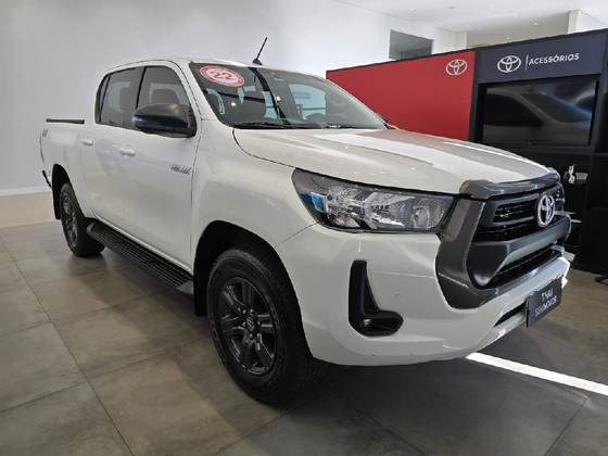 TOYOTA HILUX 2022