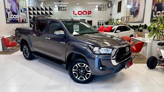 TOYOTA HILUX 2023