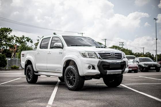 TOYOTA HILUX 2015
