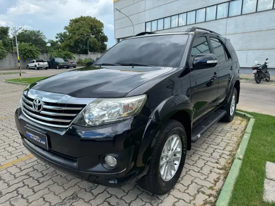TOYOTA HILUX SW4 2012