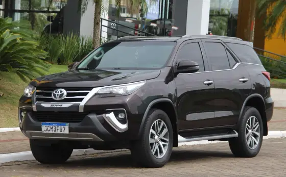 TOYOTA HILUX SW4 2018