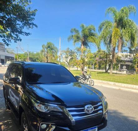 TOYOTA HILUX SW4 2017