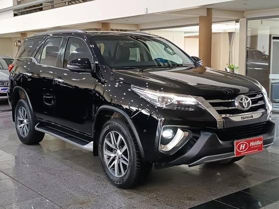 TOYOTA HILUX SW4 2020