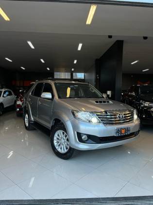 TOYOTA HILUX SW4 2015