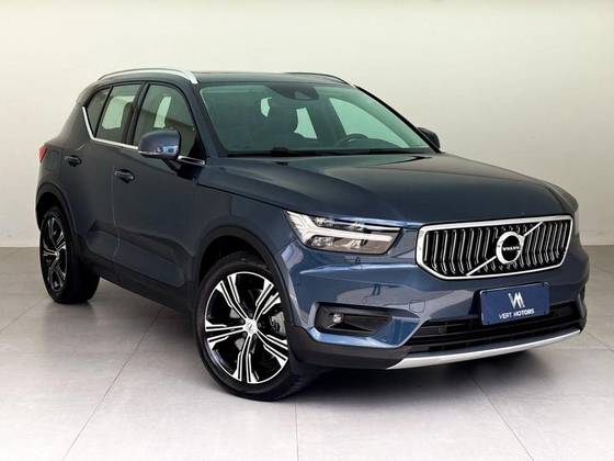 VOLVO XC40 2021