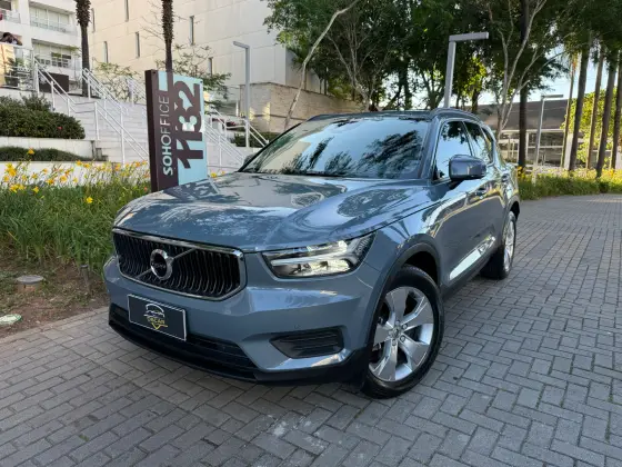 VOLVO XC40 2020