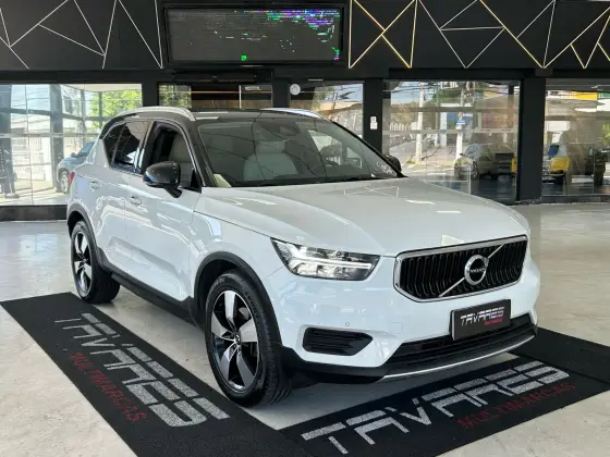 VOLVO XC40 2020