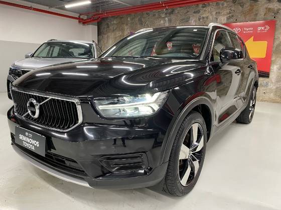VOLVO XC40 2020