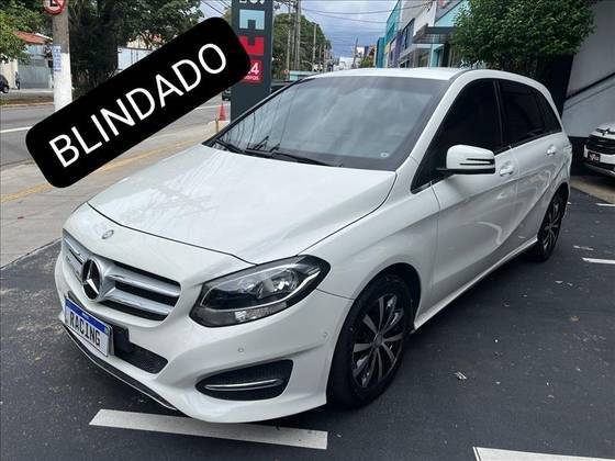 MERCEDES-BENZ B 200 2016