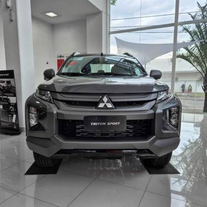 MITSUBISHI L200 TRITON 2025