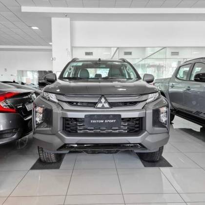 MITSUBISHI L200 TRITON 2025