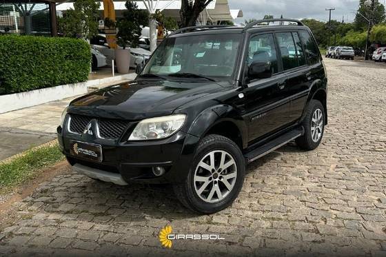 MITSUBISHI PAJERO TR4 2013