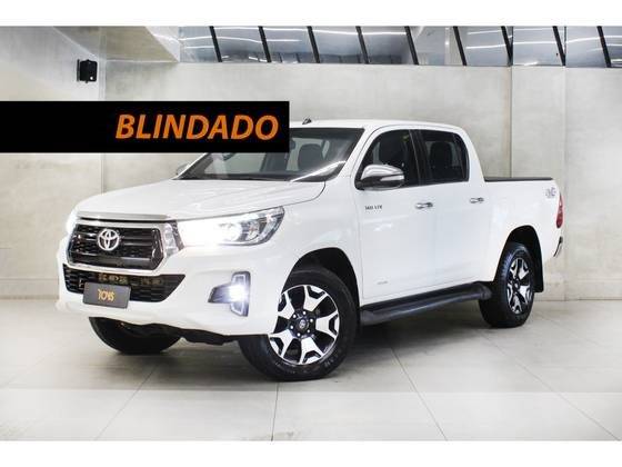 TOYOTA HILUX 2019