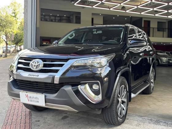 TOYOTA HILUX SW4 2018