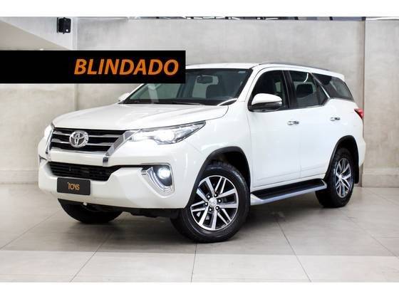 TOYOTA HILUX SW4 2019