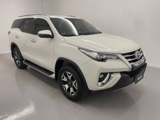 TOYOTA HILUX SW4 2020